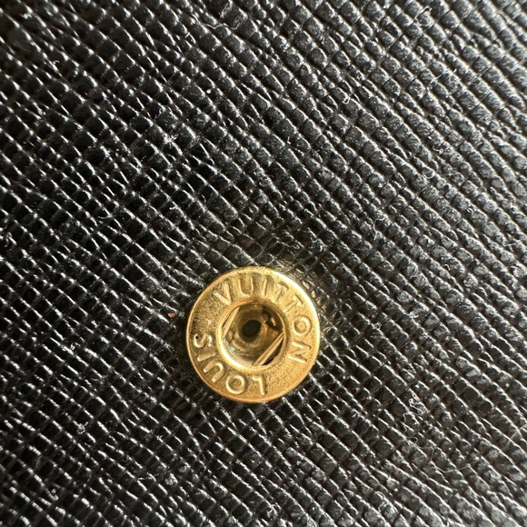 LV EPI LONG WALLET (TEAR,FADING) MAKE ME AN OFFER! - Picture 14 of 14